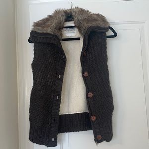 Only worn once brown fur vest! - size small
